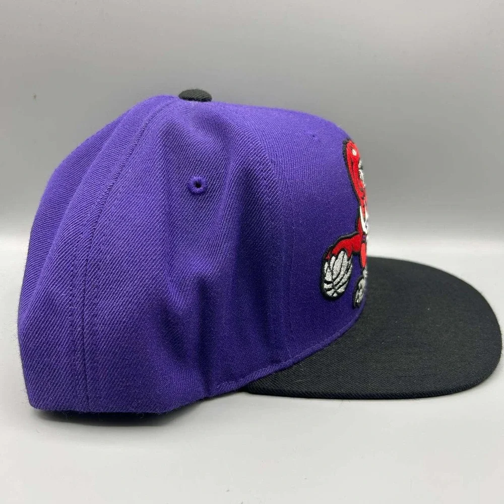 Toronto Raptors Hat Men Big Logo Embroidered Mitchell & Ness Snap‎ Back Cap